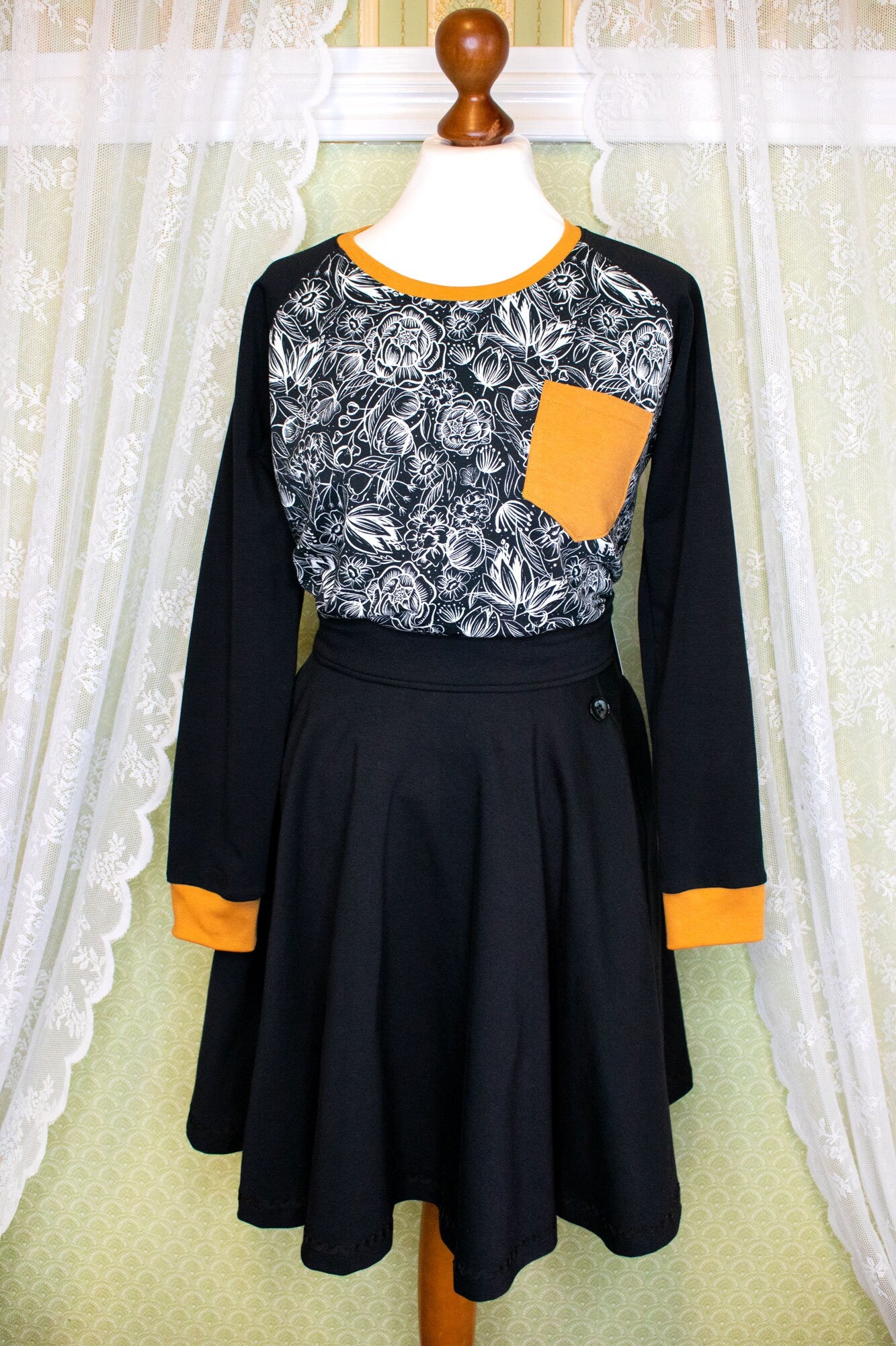 SAM_02 Raglan Longsleeve Sweater FLOWERS / Mustard | M