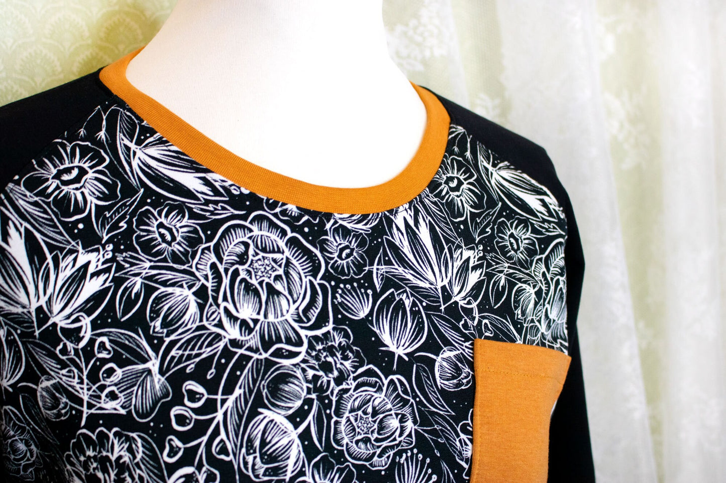 SAM_02 Raglan Longsleeve Sweater FLOWERS / Mustard | M