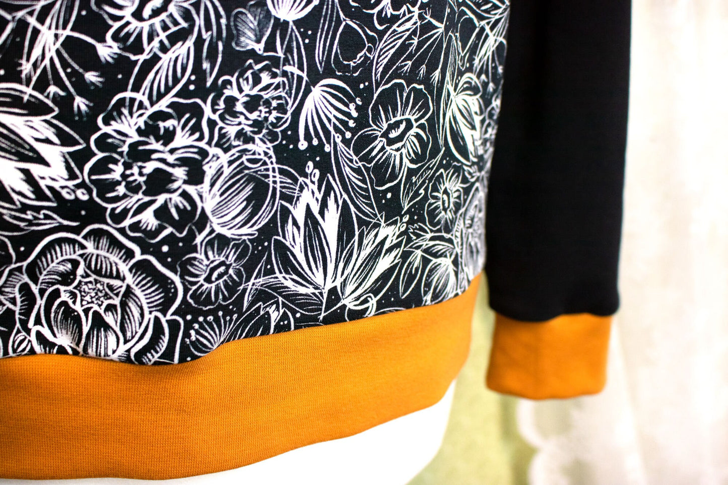 SAM_02 Raglan Longsleeve Sweater FLOWERS / Mustard | M