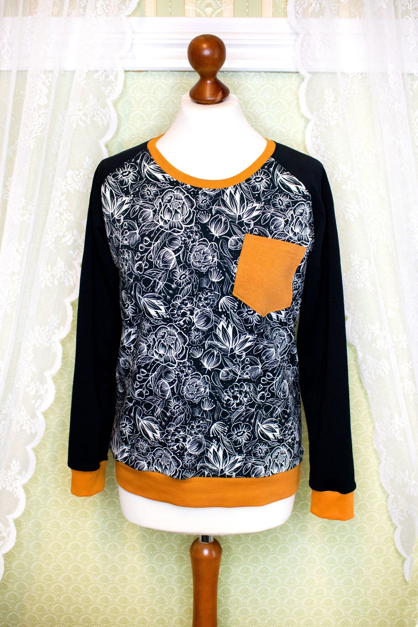 SAM_02 Raglan Longsleeve Sweater FLOWERS / Mustard | M