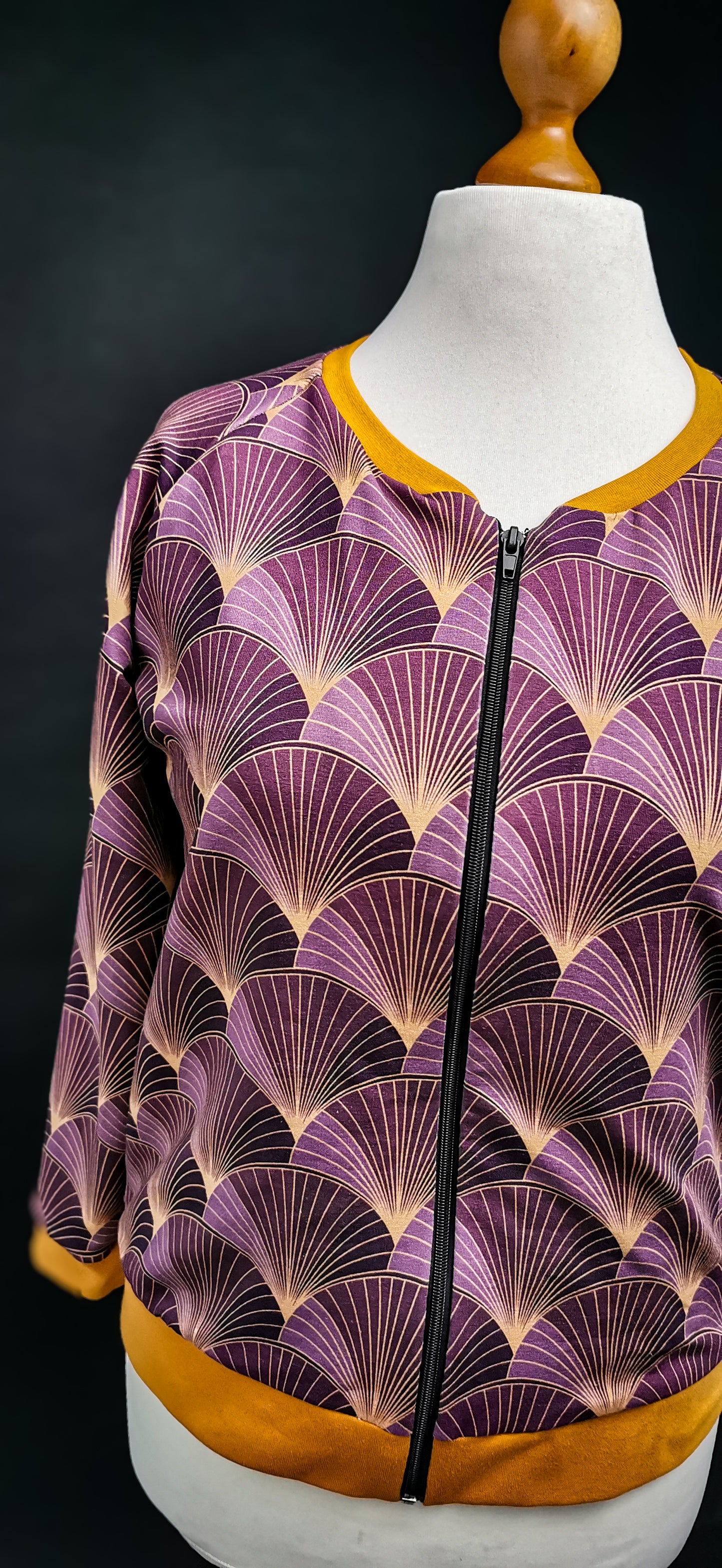 Weicher Blouson Art Deco Fächer Lila/Gold SAMPLE