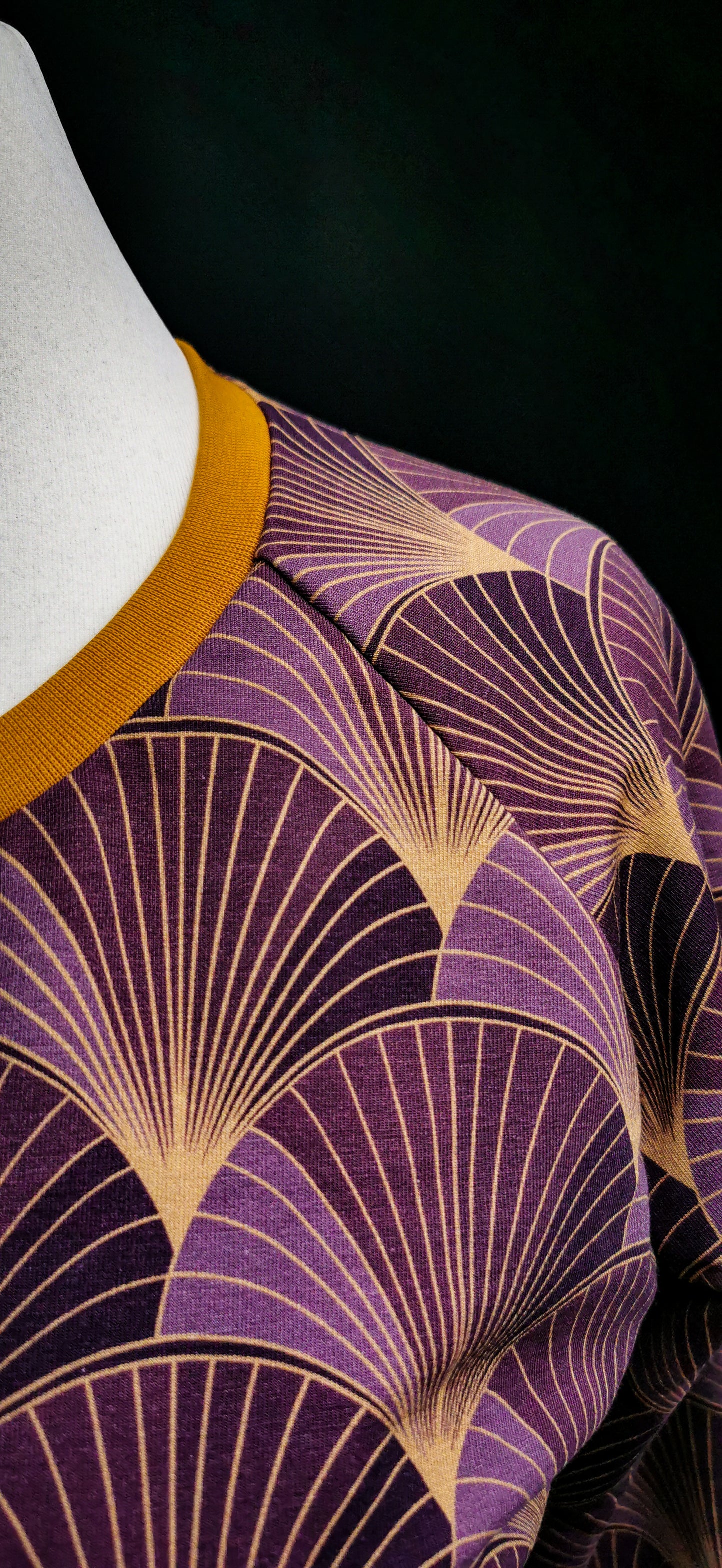 Weicher Blouson Art Deco Fächer Lila/Gold SAMPLE