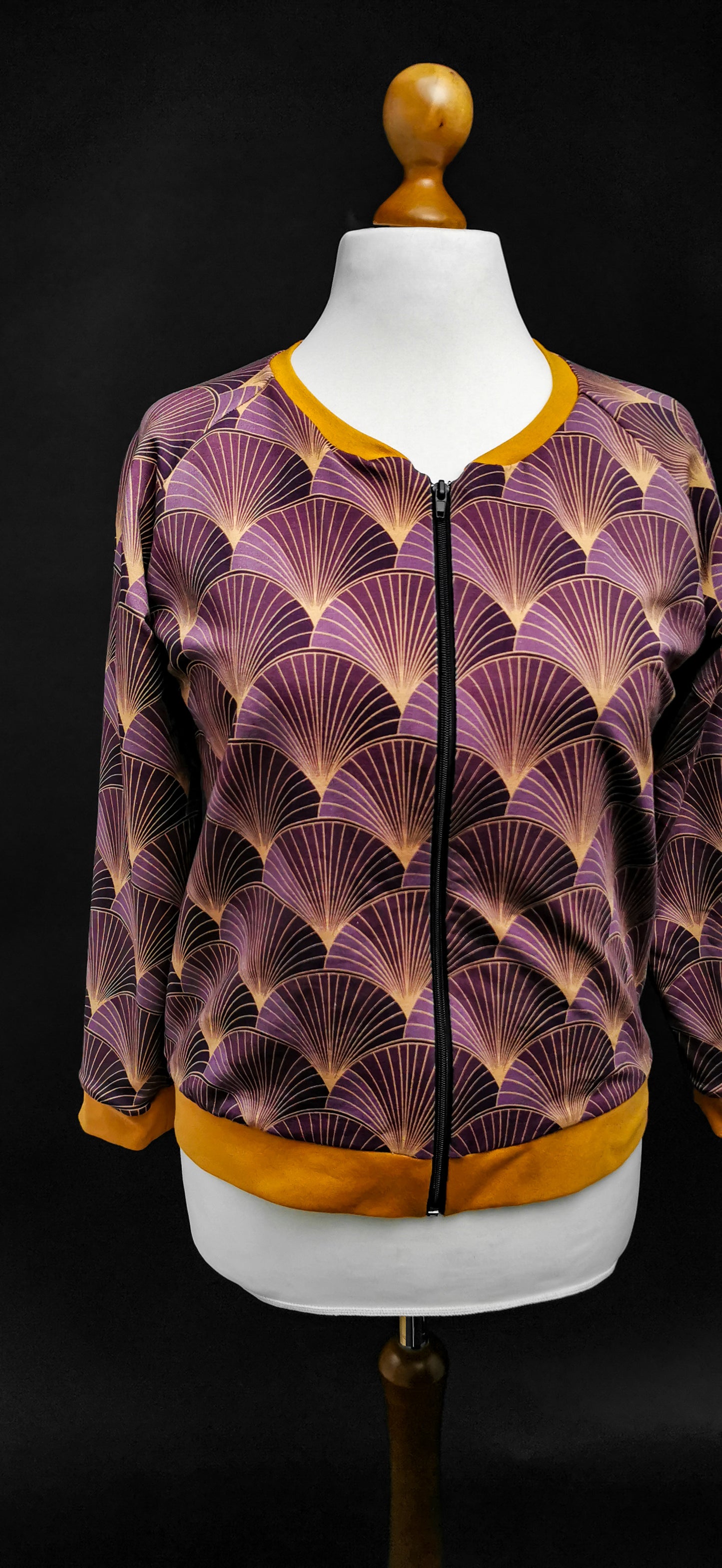 Weicher Blouson Art Deco Fächer Lila/Gold SAMPLE