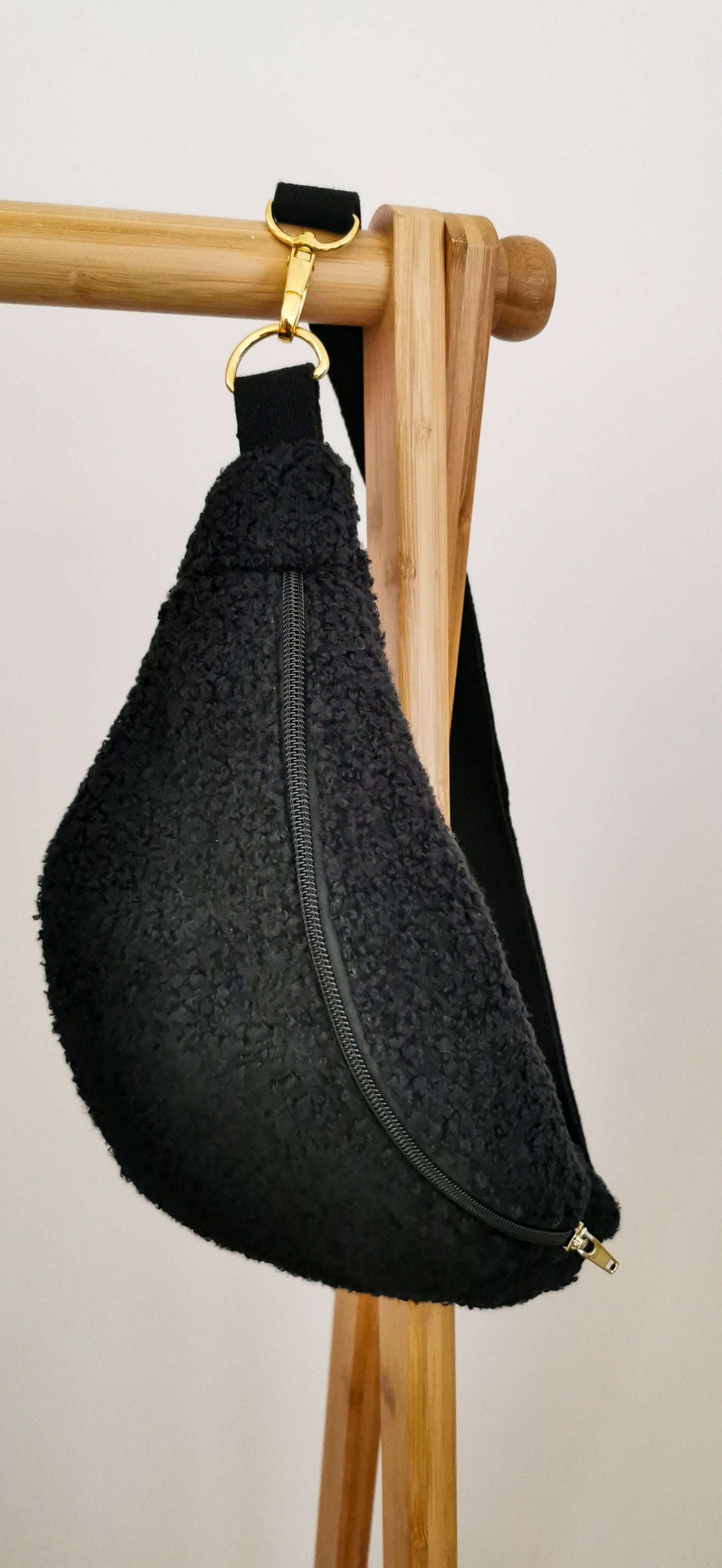 Basic Plüschis Bauchtasche Teddy Bouclé Plüsche Creme oder Schwarz