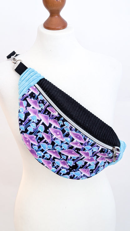 Hipbag Bauchtasche Crossbody Bag Schwarz Mint Lila Magic Mushrooms
