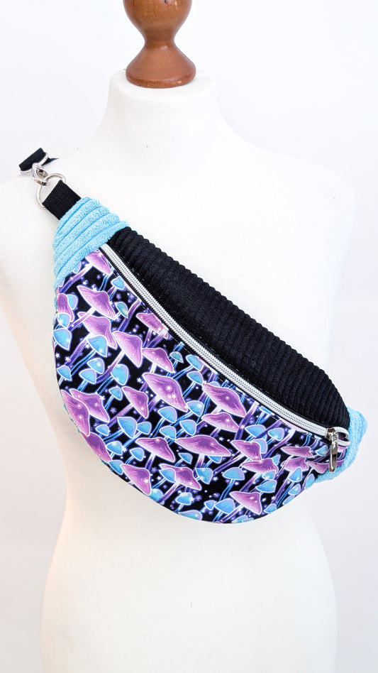 Hipbag Bauchtasche Crossbody Bag Schwarz Mint Lila Magic Mushrooms
