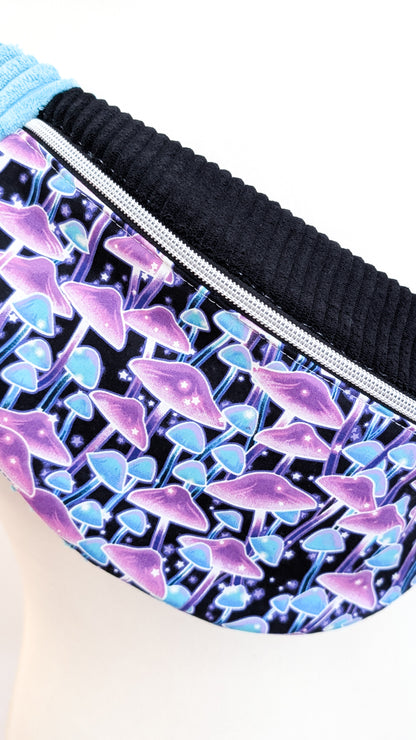 Hipbag Bauchtasche Crossbody Bag Schwarz Mint Lila Magic Mushrooms
