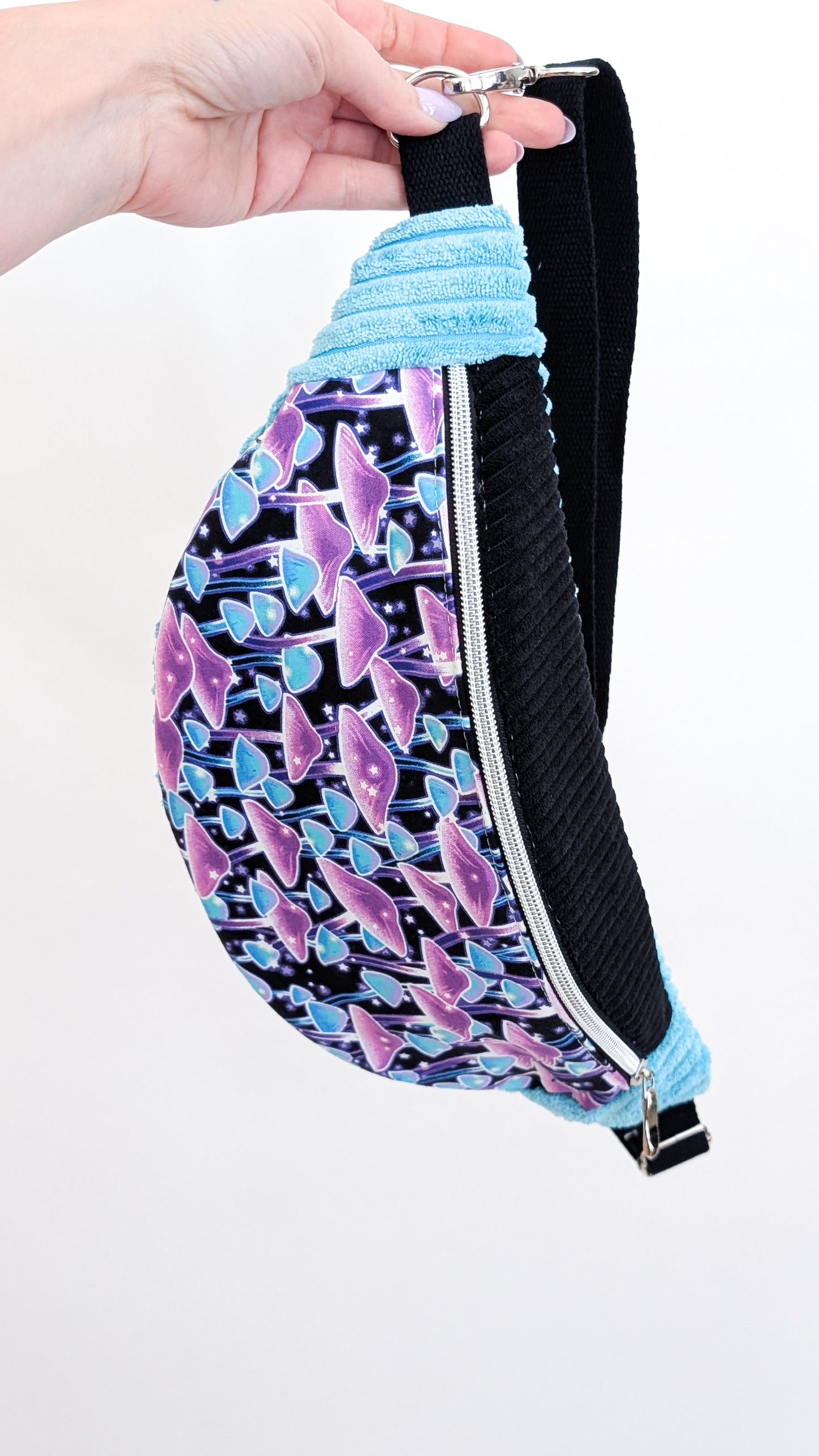 Hipbag Bauchtasche Crossbody Bag Schwarz Mint Lila Magic Mushrooms
