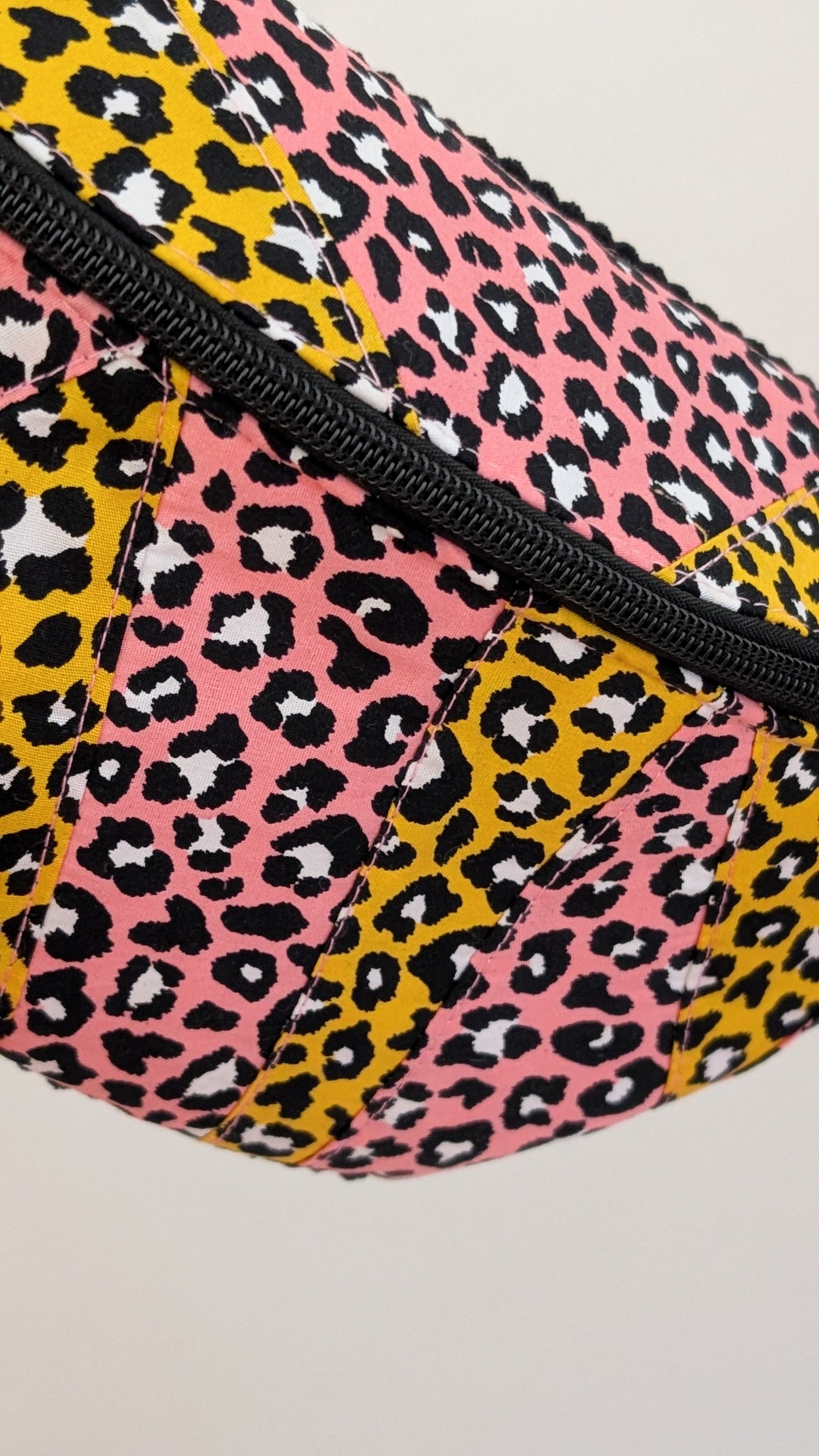 Zero Waste Bauchtasche Einzelstück Cord Gelb/Pink Leo