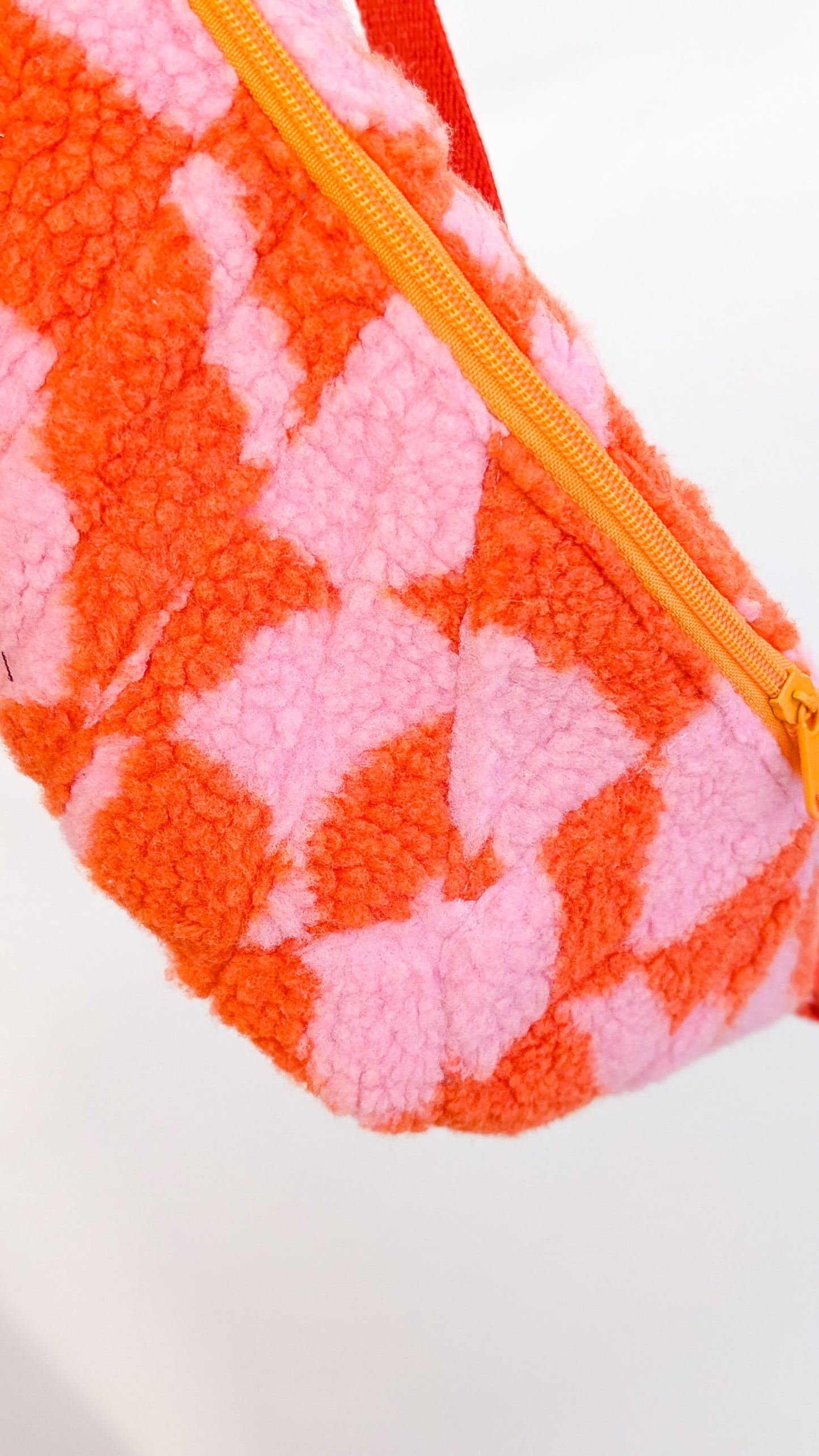 Zero Waste Bauchtasche Einzelstück Plüsch Cord Orange Pink