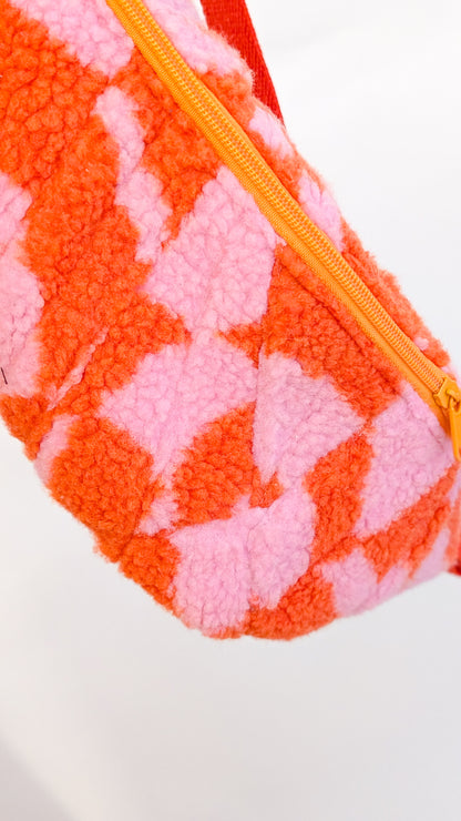 Zero Waste Bauchtasche Einzelstück Plüsch Cord Orange Pink