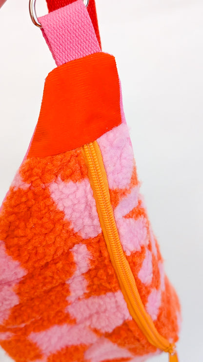 Zero Waste Bauchtasche Einzelstück Plüsch Cord Orange Pink