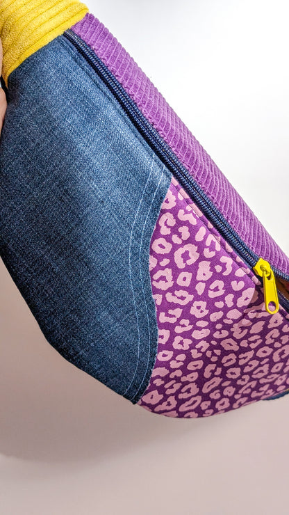 Upcycling Bauchtasche Einzelstück Jeans/Lila Leo Cord