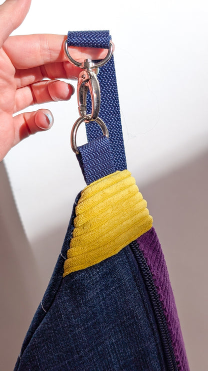 Upcycling Bauchtasche Einzelstück Jeans/Lila Leo Cord