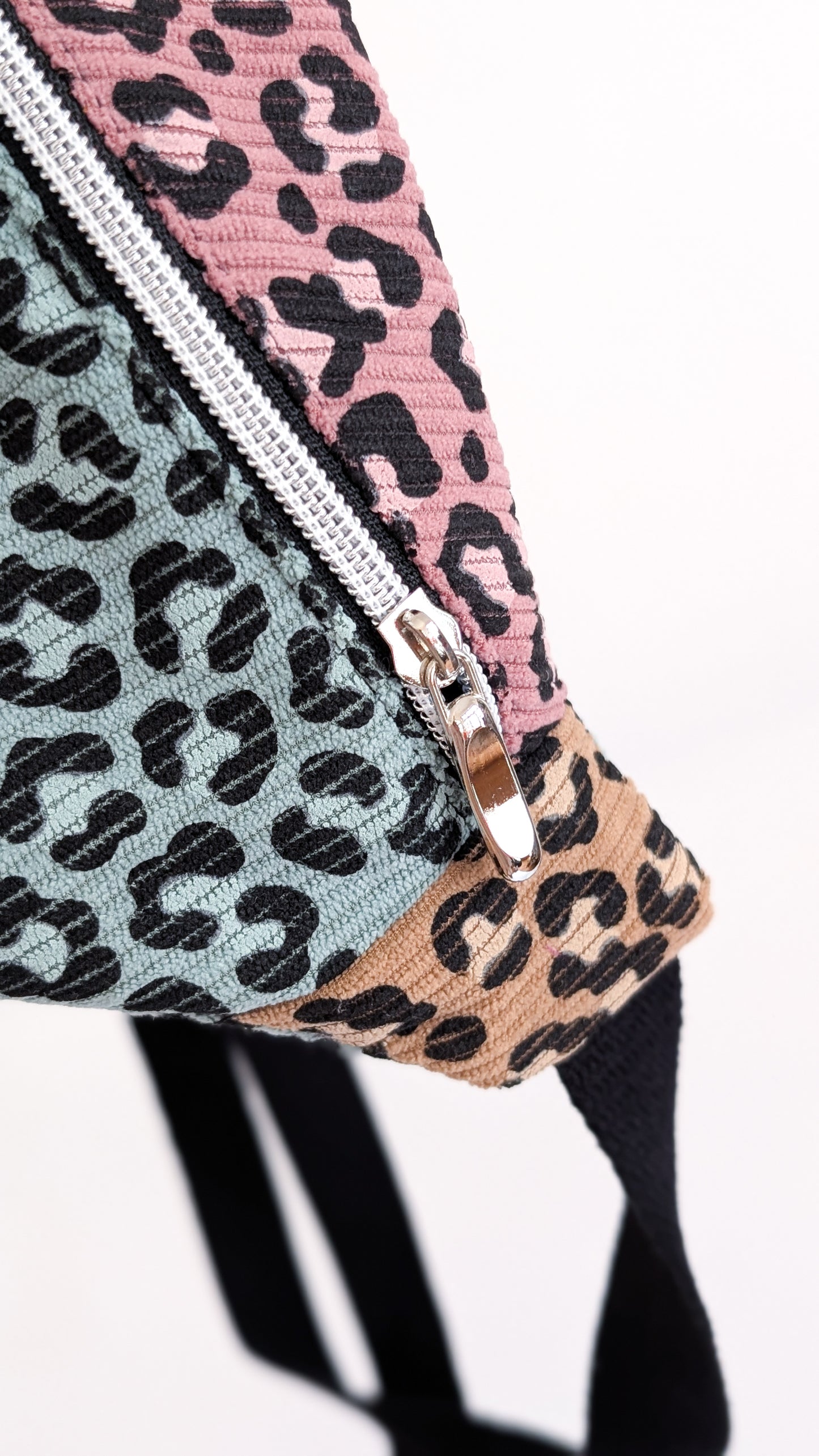 Cord Colourblock Cord Bauchtasche Hipbag Umhängetasche Pastell LEO