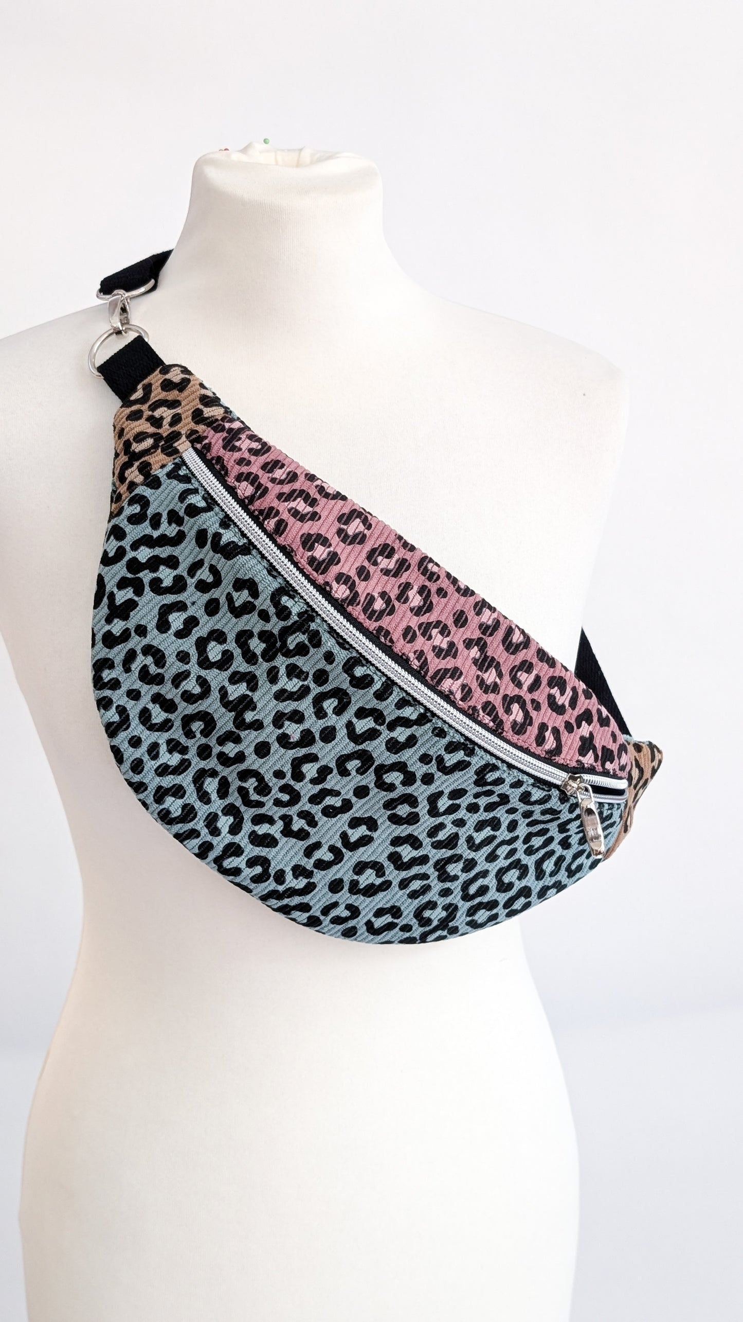 Cord Colourblock Cord Bauchtasche Hipbag Umhängetasche Pastell LEO
