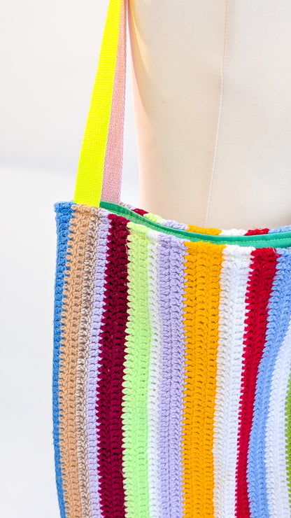 Einkaufstasche Bunte Tote Bag aus Vintage Häkeldecke – Neon Streifen