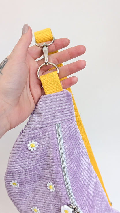 Pastell Cord Hipbag Bauchtasche Gänseblümchen Daisies FLIEDER