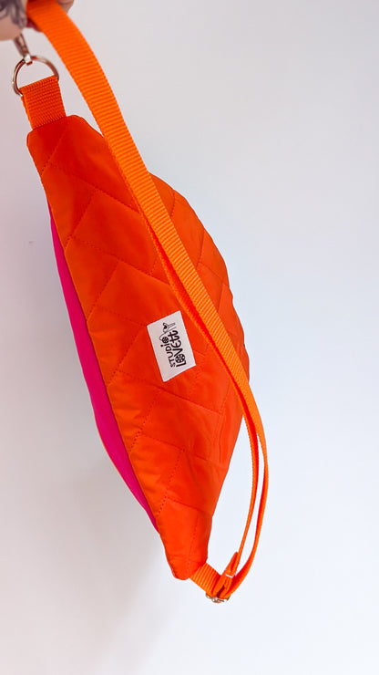Knallige 80s Hipbag Bauchtasche Cross Body Bag Tupfen Orange Türkis Pink