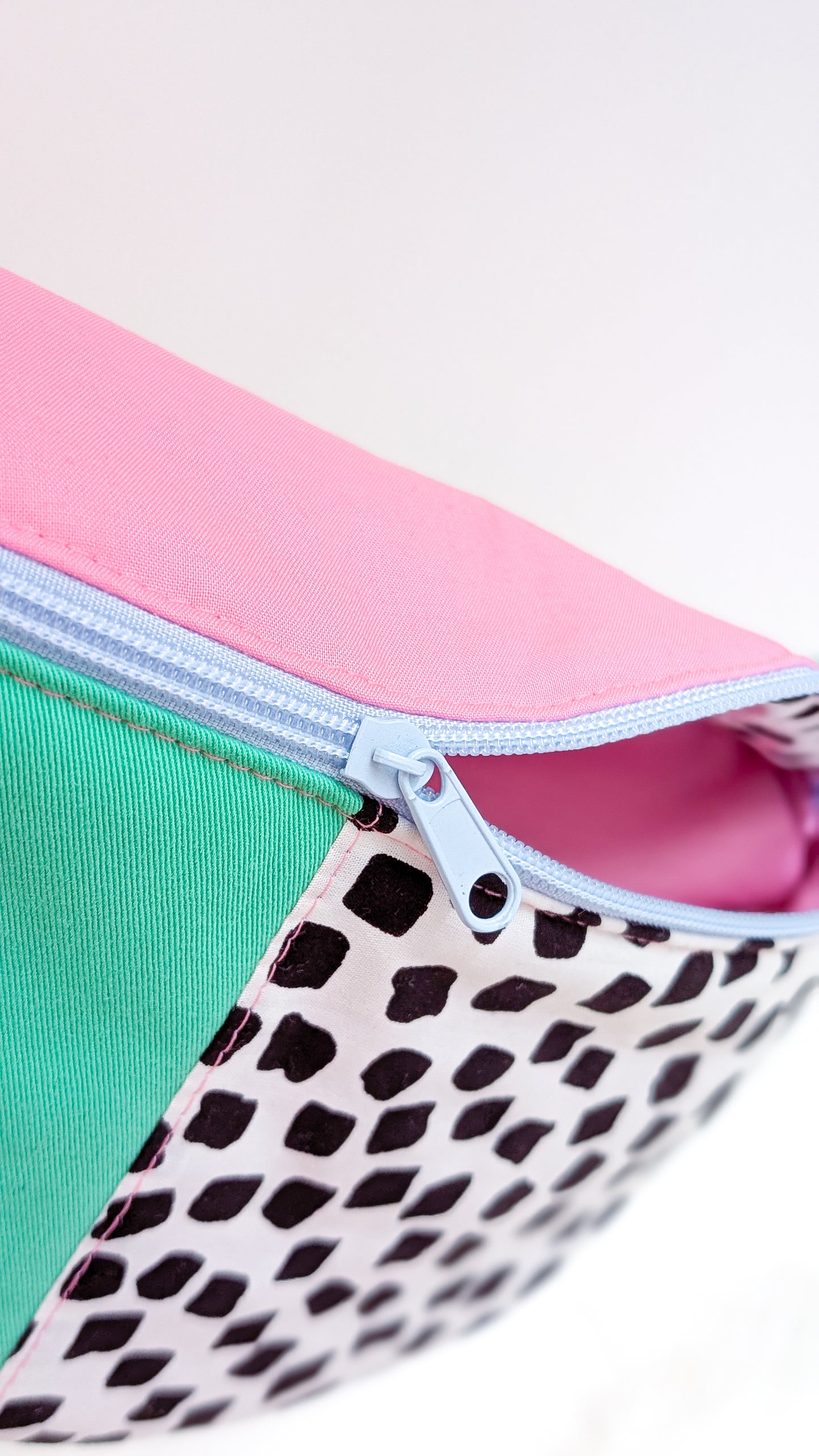 80s Hipbag Bauchtasche Cross Body Bag Tupfen Pastell Grün Rosa Hellblau