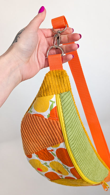 Zero Waste Bauchtasche Einzelstück Cord Gelb Grün Orange 70s Apfelmotiv