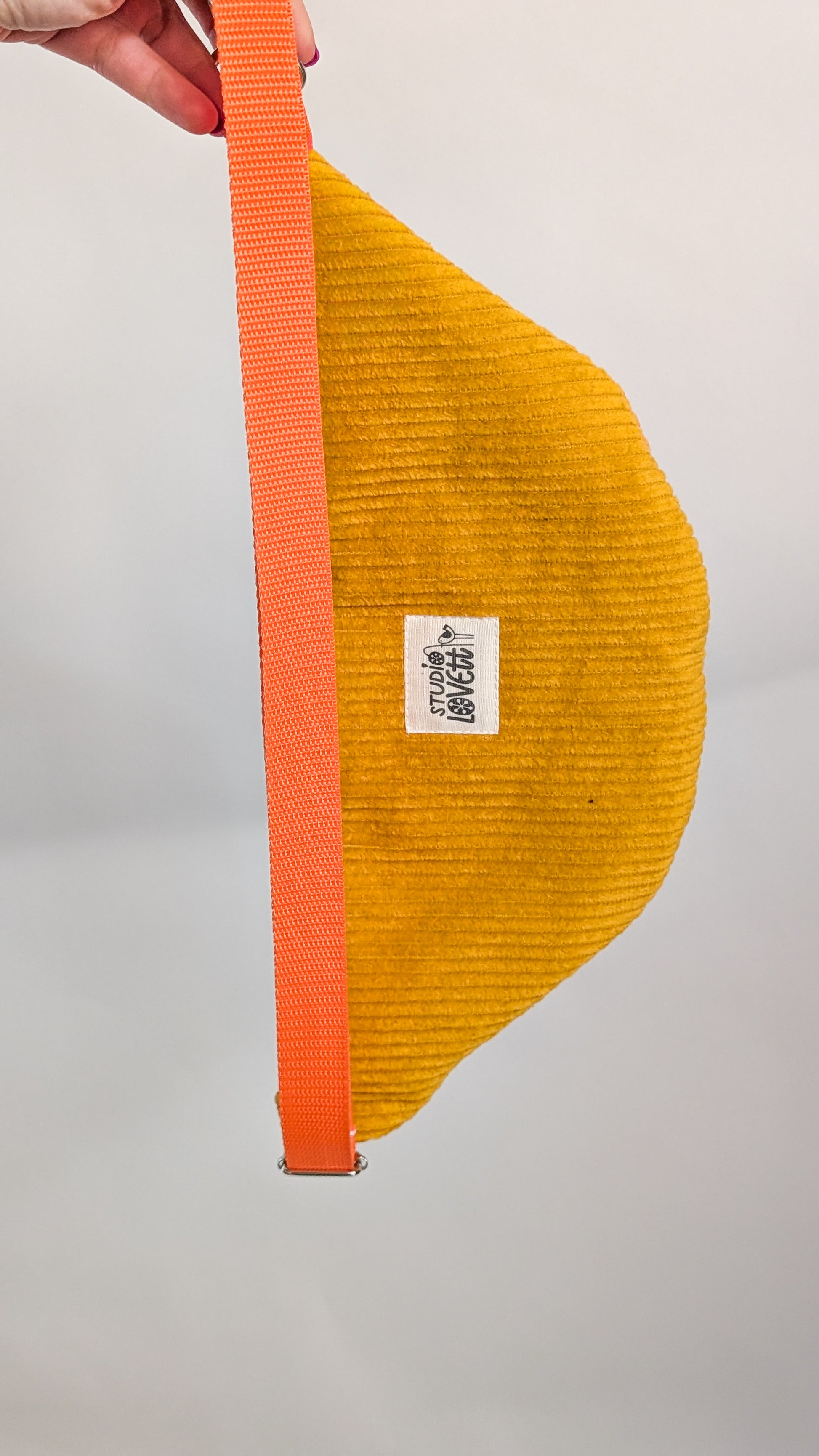 Zero Waste Bauchtasche Einzelstück Cord Gelb Grün Orange 70s Apfelmotiv Rückseite