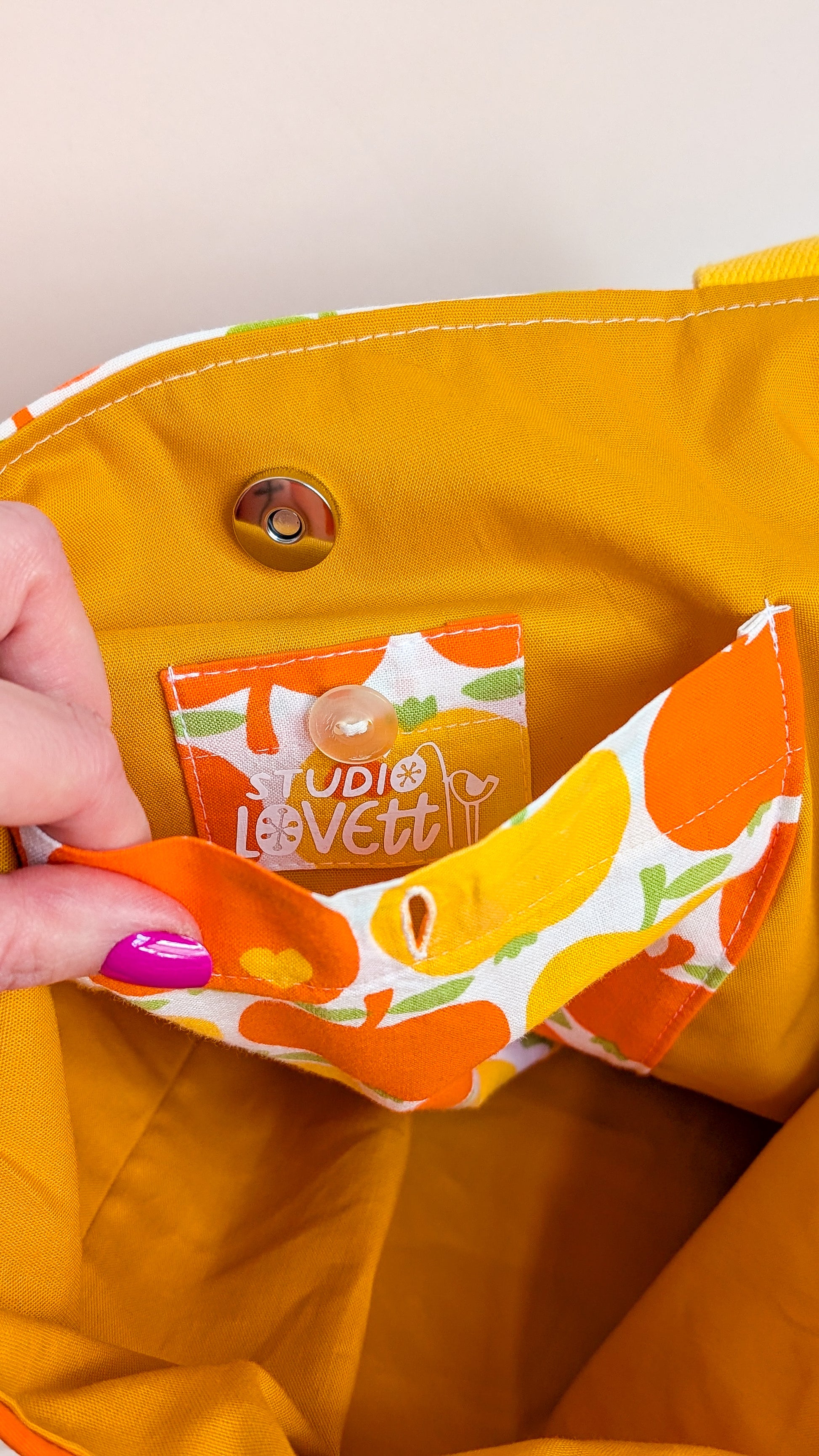 Einkaufstasche Bunte Tote Bag aus Vintage Bettwäsche – Apfelmotiv 70s Magnetverschluss