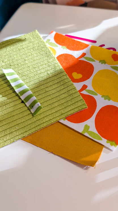 Bunte Upcycling Geldbörse Geldbeutel Cord Retro 70s Apfelmotiv Schntittteile