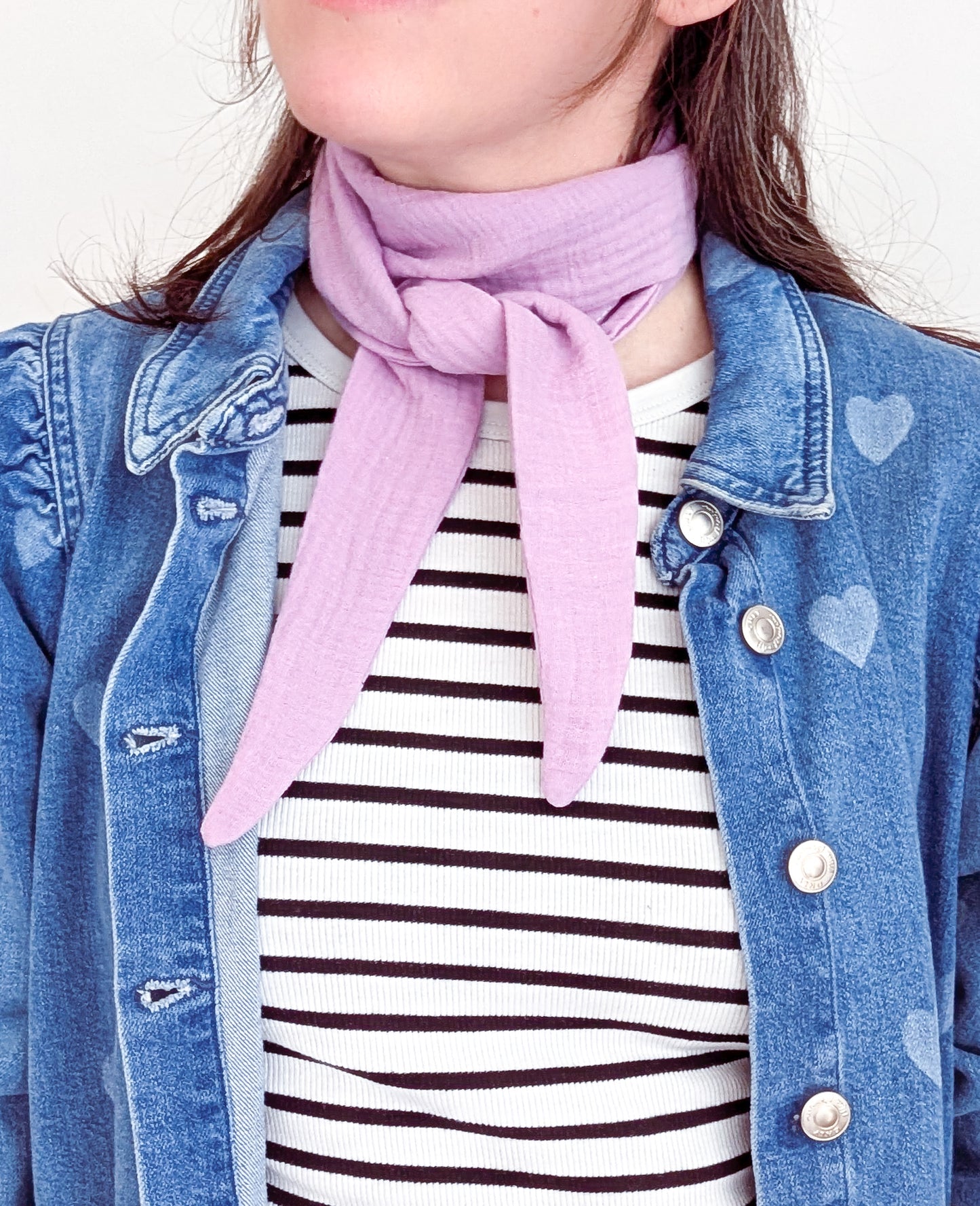 Schmaler Schal aus Musselin Pastell