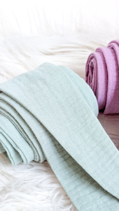 Schmaler Schal aus Musselin Pastell