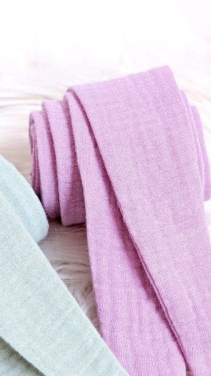 Schmaler Schal aus Musselin Pastell