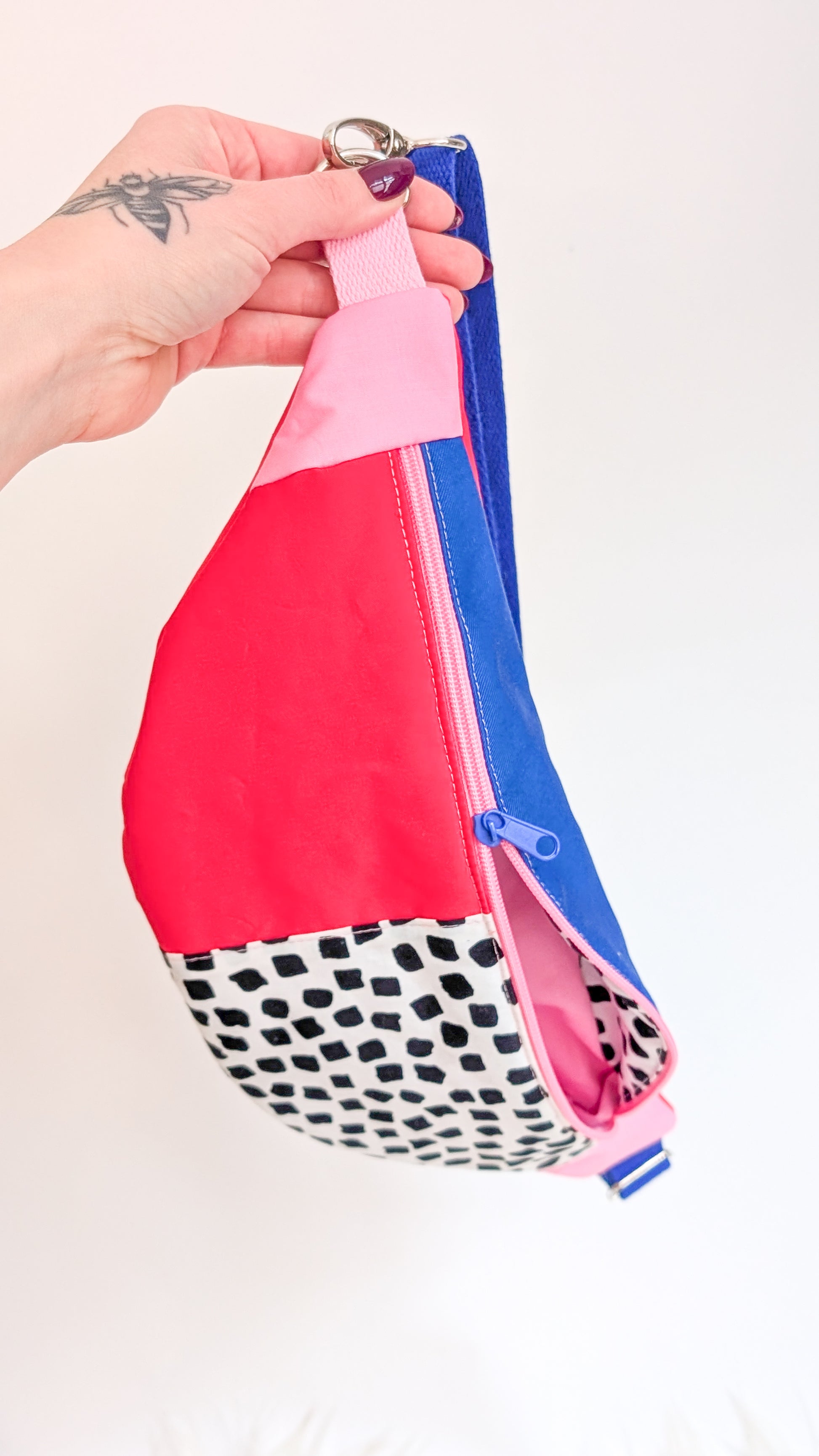 Handgemachte Bunte 80s Hipbag Bauchtasche Cross Body Bag Tupfen Blau Rot Pink