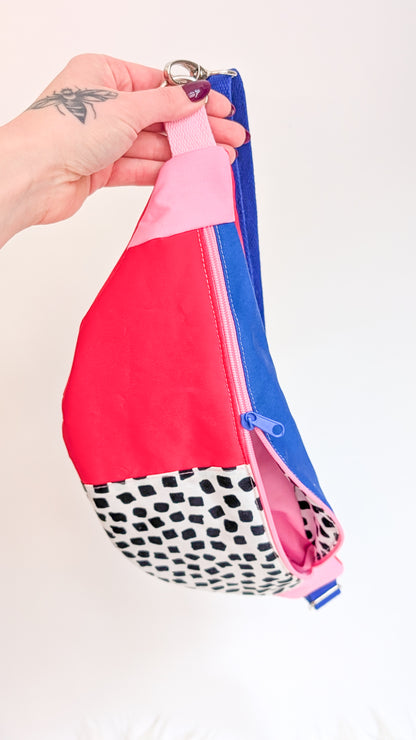 Handgemachte Bunte 80s Hipbag Bauchtasche Cross Body Bag Tupfen Blau Rot Pink