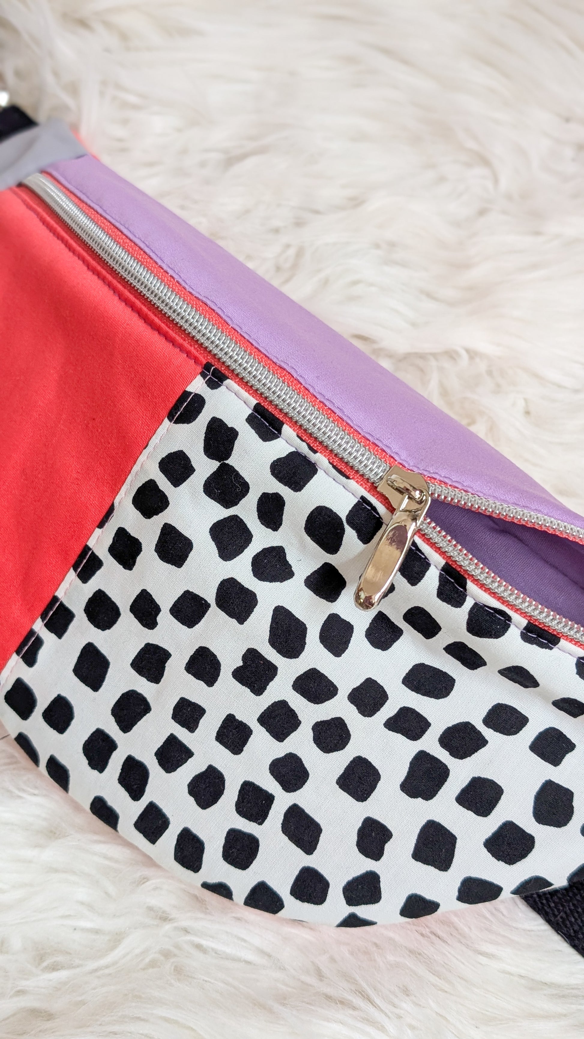 Stylische handgemachte 80s Hipbag Bauchtasche Cross Body Bag Tupfen Melon Lavender Grau