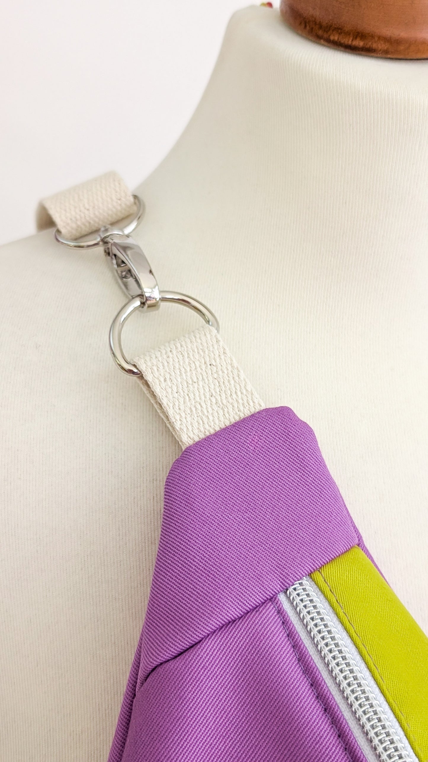 Bunte Colorblock Bauchtasche Cross Body Bag Lavendel + Chartreuse
