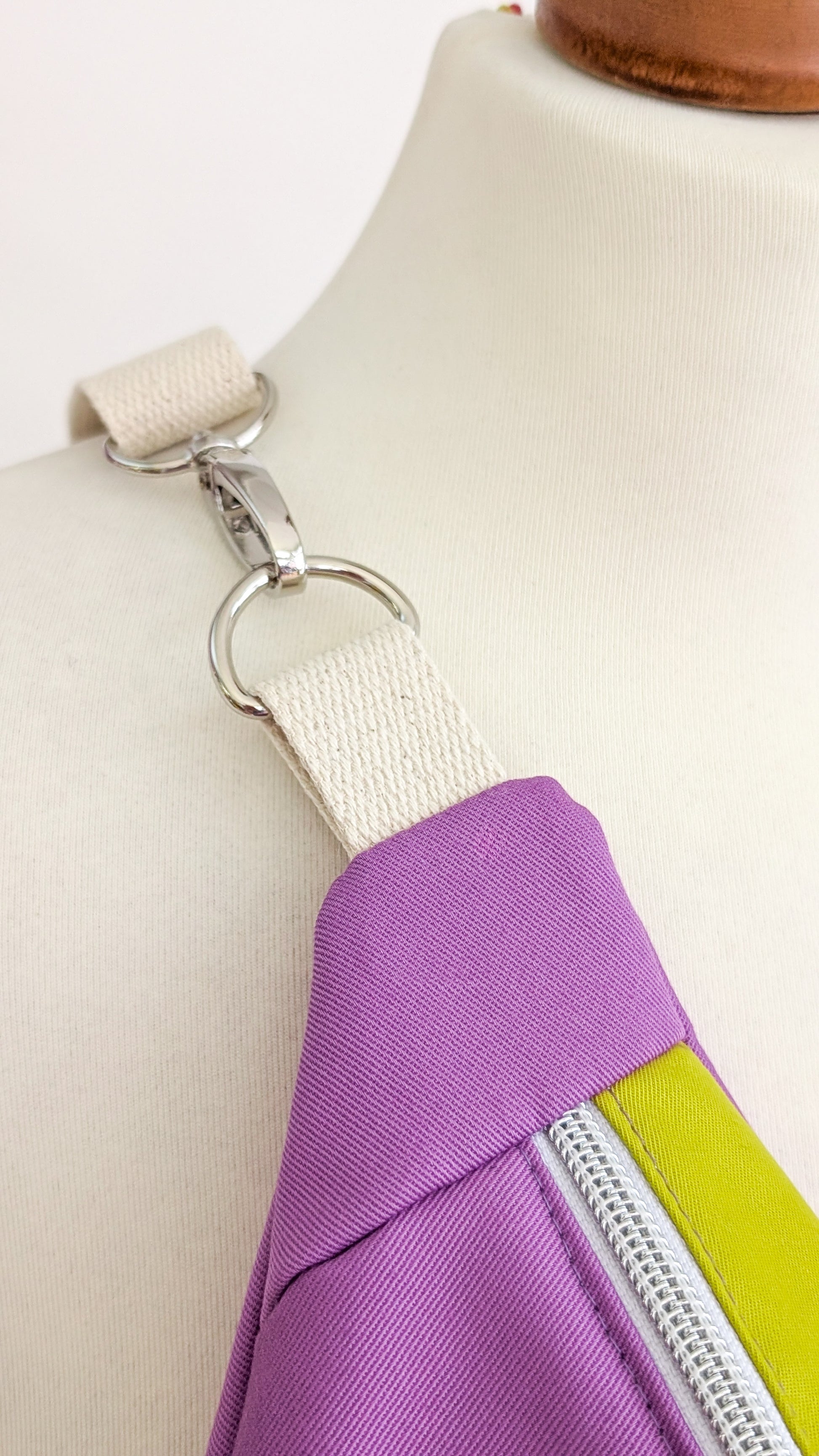 Bunte Colorblock Bauchtasche Cross Body Bag Lavendel + Chartreuse