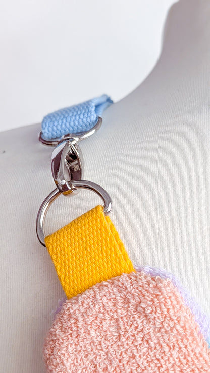Upcycling XL Hipbag Bauchtasche aus Vintage Handtuch Pastell Streifen
