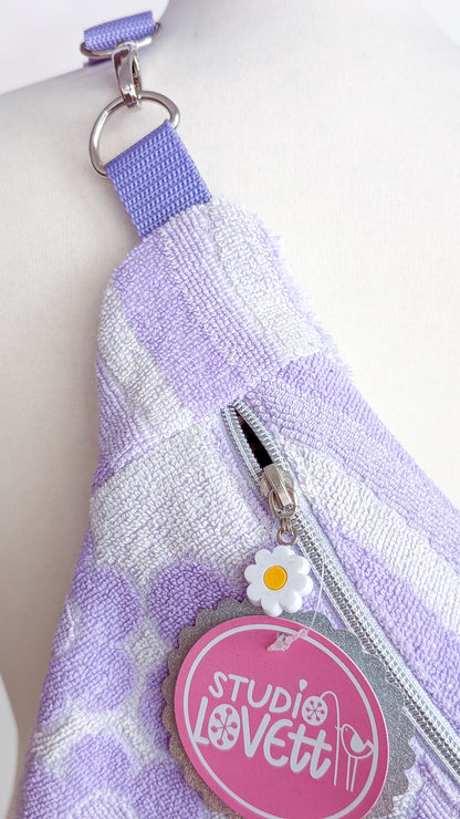 Upcycling XL Bauchtasche aus Vintage Handtuch Pastell Towel Bag Einzelstück Lila
