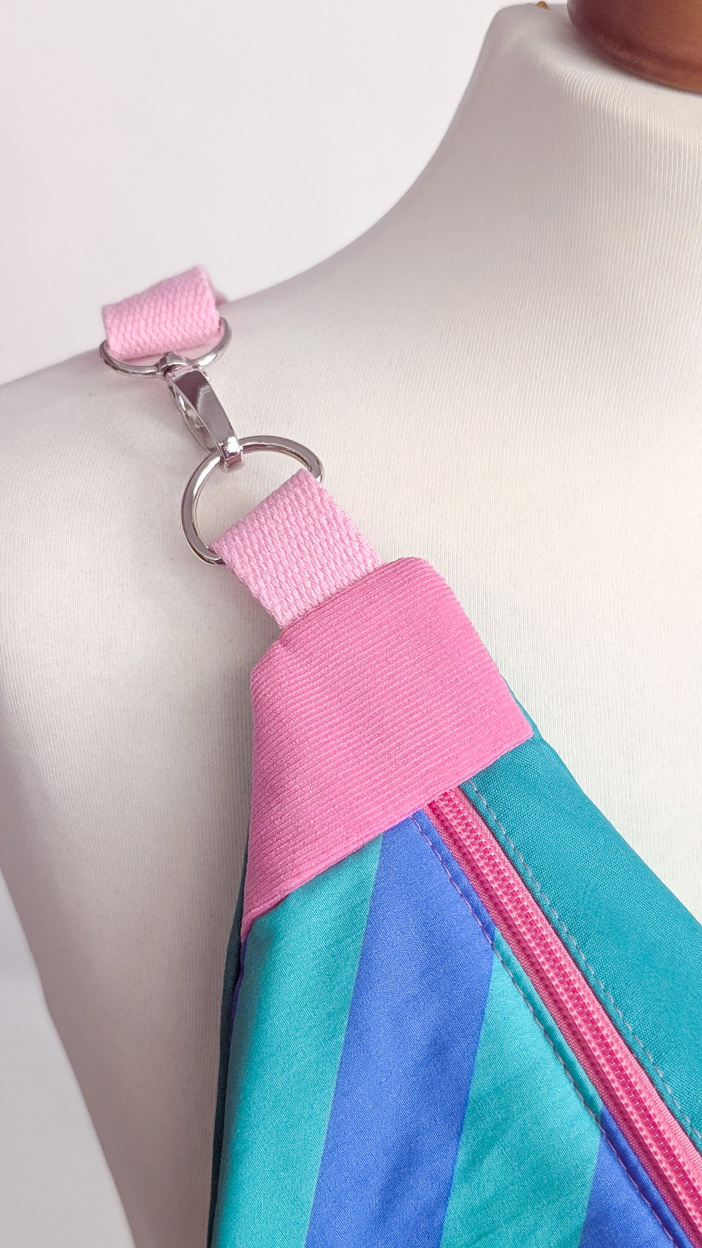 Bunte Bauchtasche Candy Bag Bubblegum Streifen Grün/Blau/Rosa