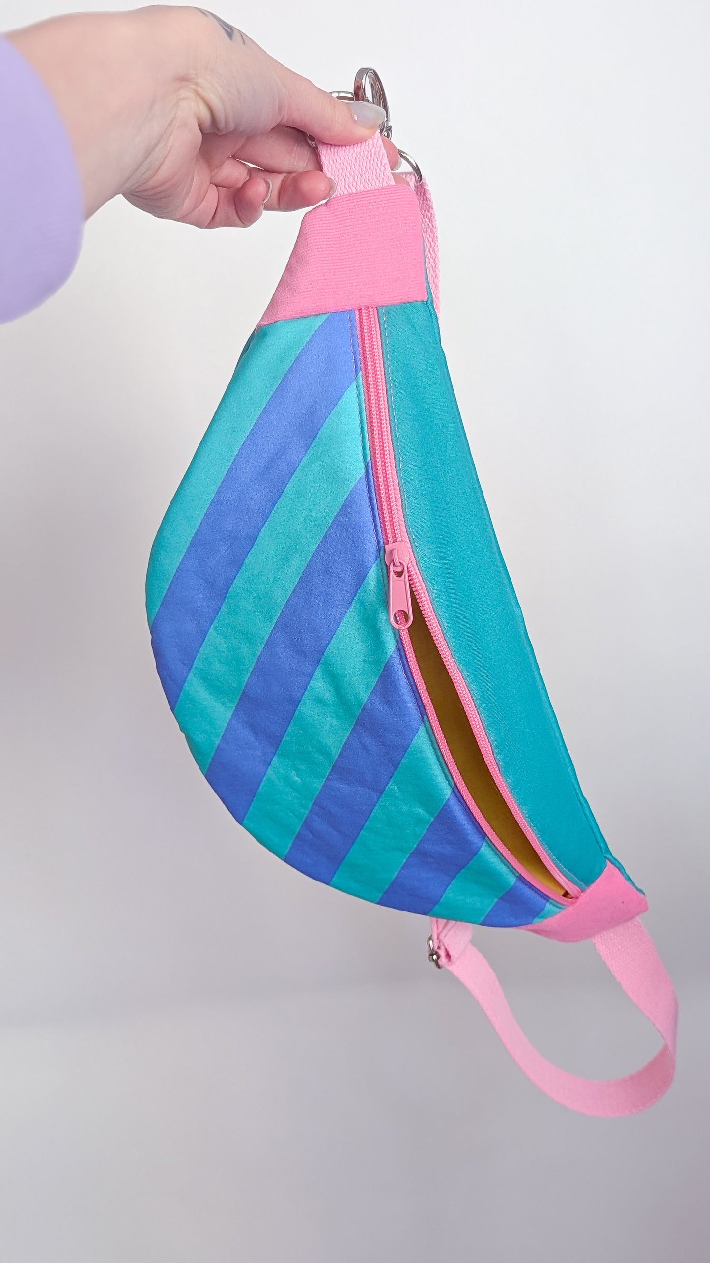 Bunte Bauchtasche Candy Bag Bubblegum Streifen Grün/Blau/Rosa