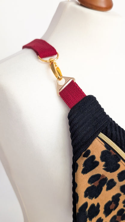 Cord Hipbag Bauchtasche Leopard Crossbody Tasche Schwarz/Burgund