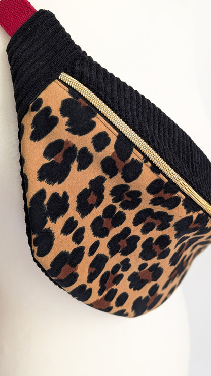 Cord Hipbag Bauchtasche Leopard Crossbody Tasche Schwarz/Burgund