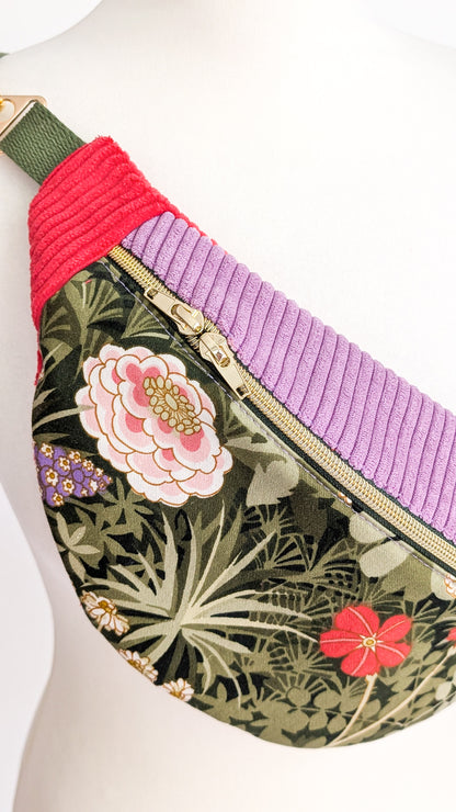 Upcycling Bauchtasche Granny Hipbag mit Cord & Blumen - 2 Einzelstücke