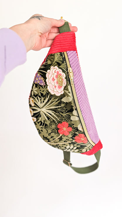 Upcycling Bauchtasche Granny Hipbag mit Cord & Blumen - 2 Einzelstücke