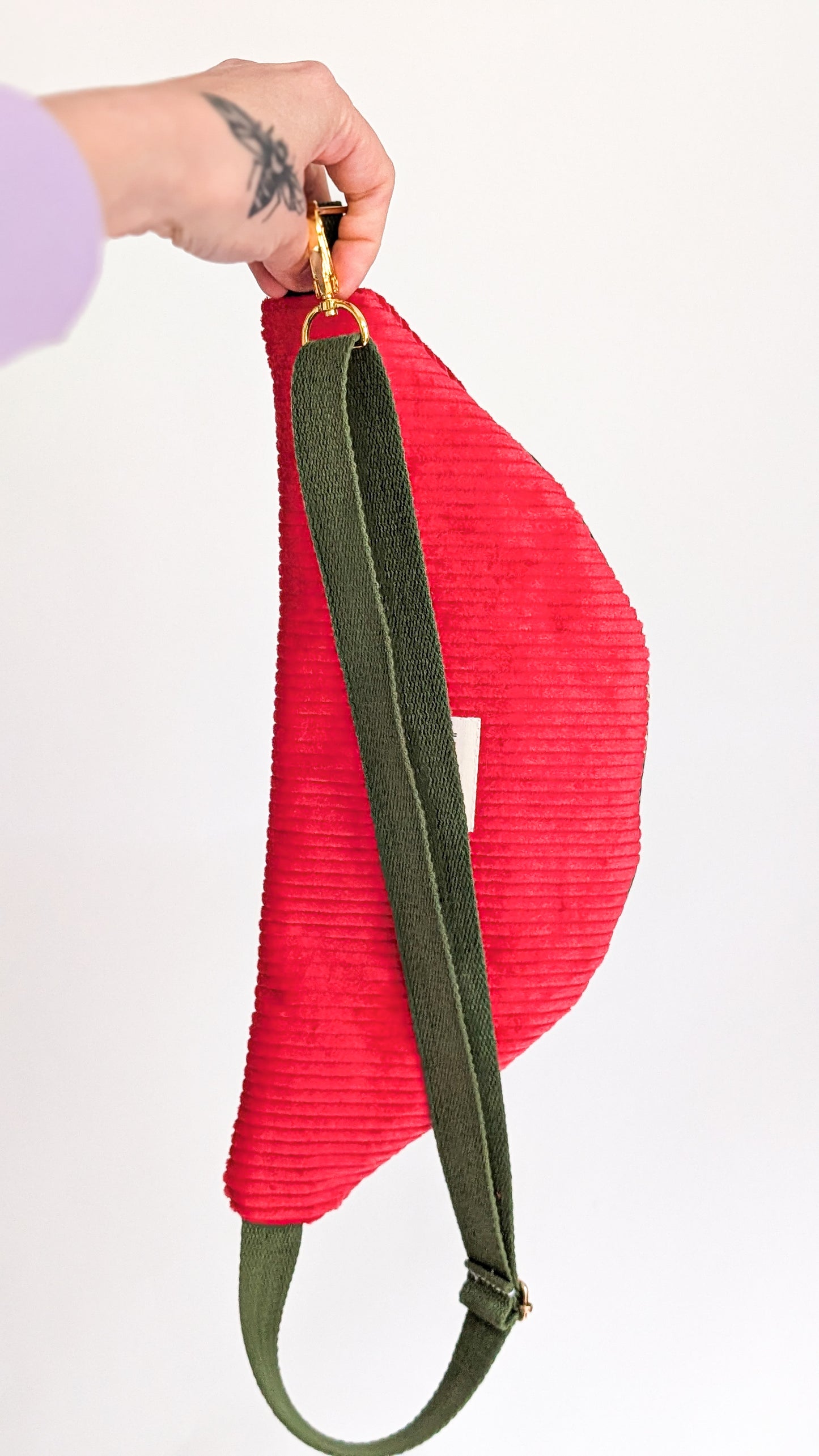 Upcycling Bauchtasche Granny Hipbag mit Cord & Blumen - 2 Einzelstücke