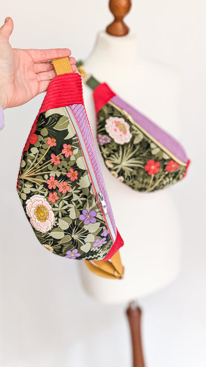 Upcycling Bauchtasche Granny Hipbag mit Cord & Blumen - 2 Einzelstücke