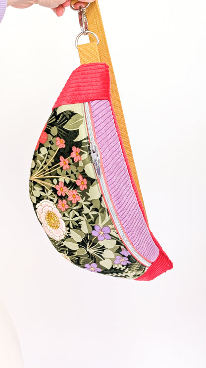 Upcycling Bauchtasche Granny Hipbag mit Cord & Blumen - 2 Einzelstücke