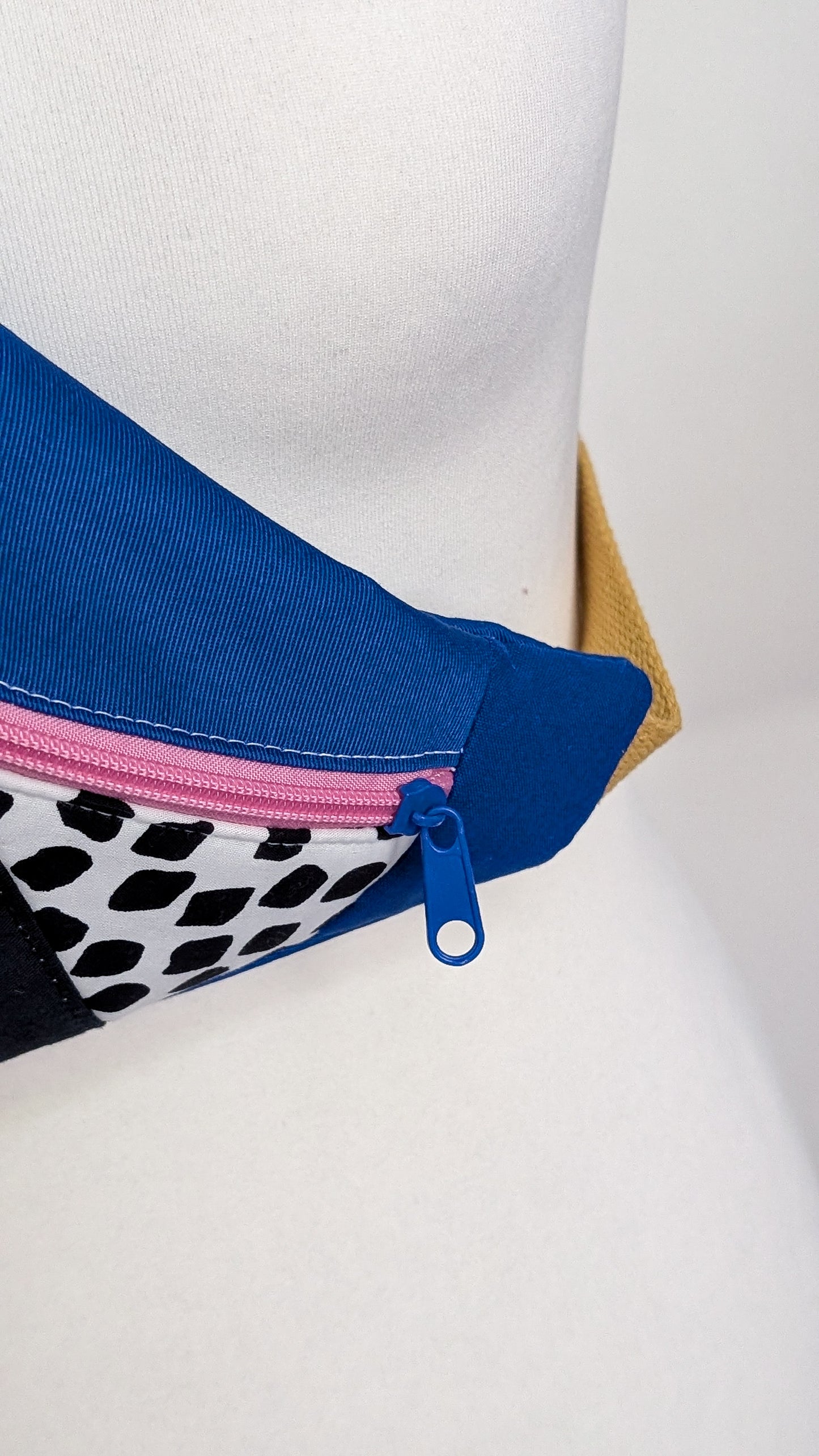 Zero Waste Bauchtasche Colorblocking Mustermix Dots Blau Rosa EINZELSTÜCK