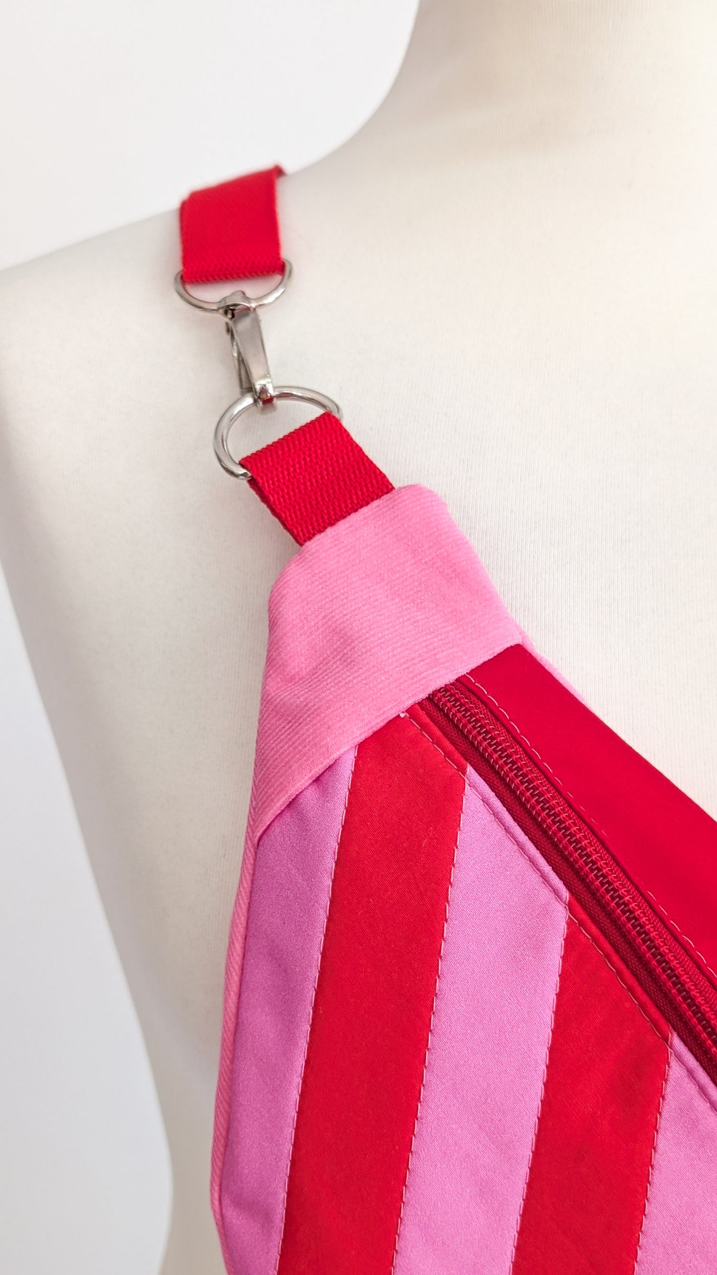 Bunte Bauchtasche Candy-Stripe Look Bag Bubblegum Streifen Rot/Pink