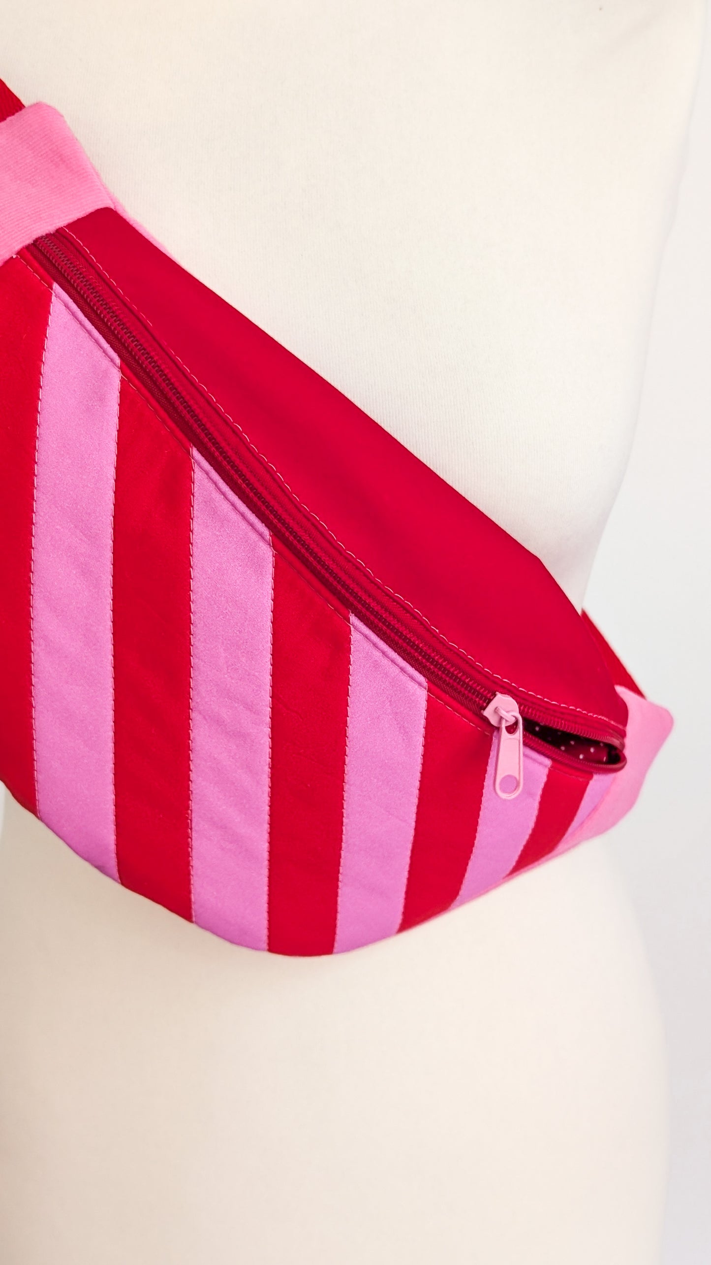 Bunte Bauchtasche Candy-Stripe Look Bag Bubblegum Streifen Rot/Pink